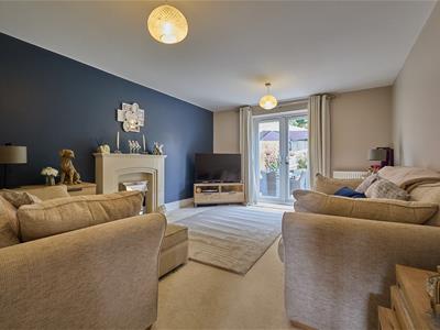 Lounge to rear